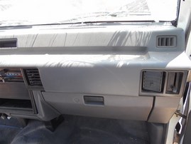 1992 Dodge D50 White 2.4L MT 2WD #214010